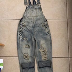 💕Lovely Distressed Denim Overall 💕